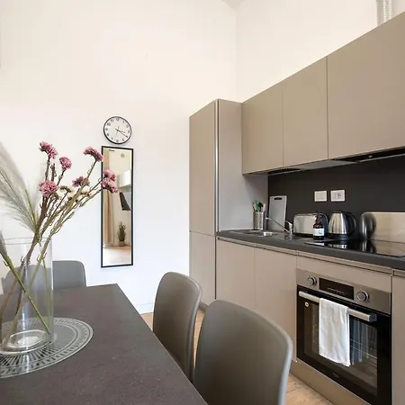 דירה Urban Oasis Near Termini With Free Private Parking רומא