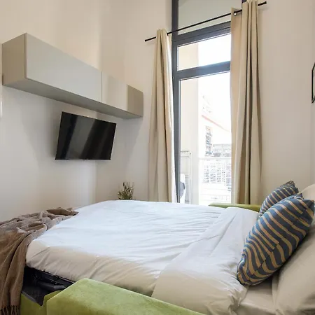 Urban Oasis Near Termini With Free Private Parking דירה רומא